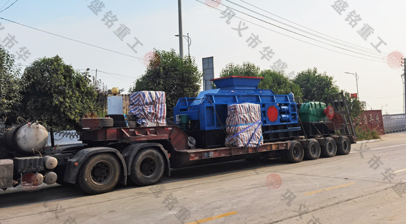 乐鱼网站_乐鱼(中国)2PGY1212对辊破碎机机成功发往洛阳